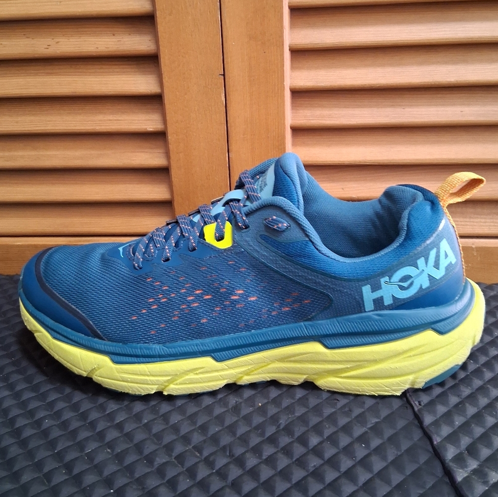 Hoka Men's Challenger 6 running shoes